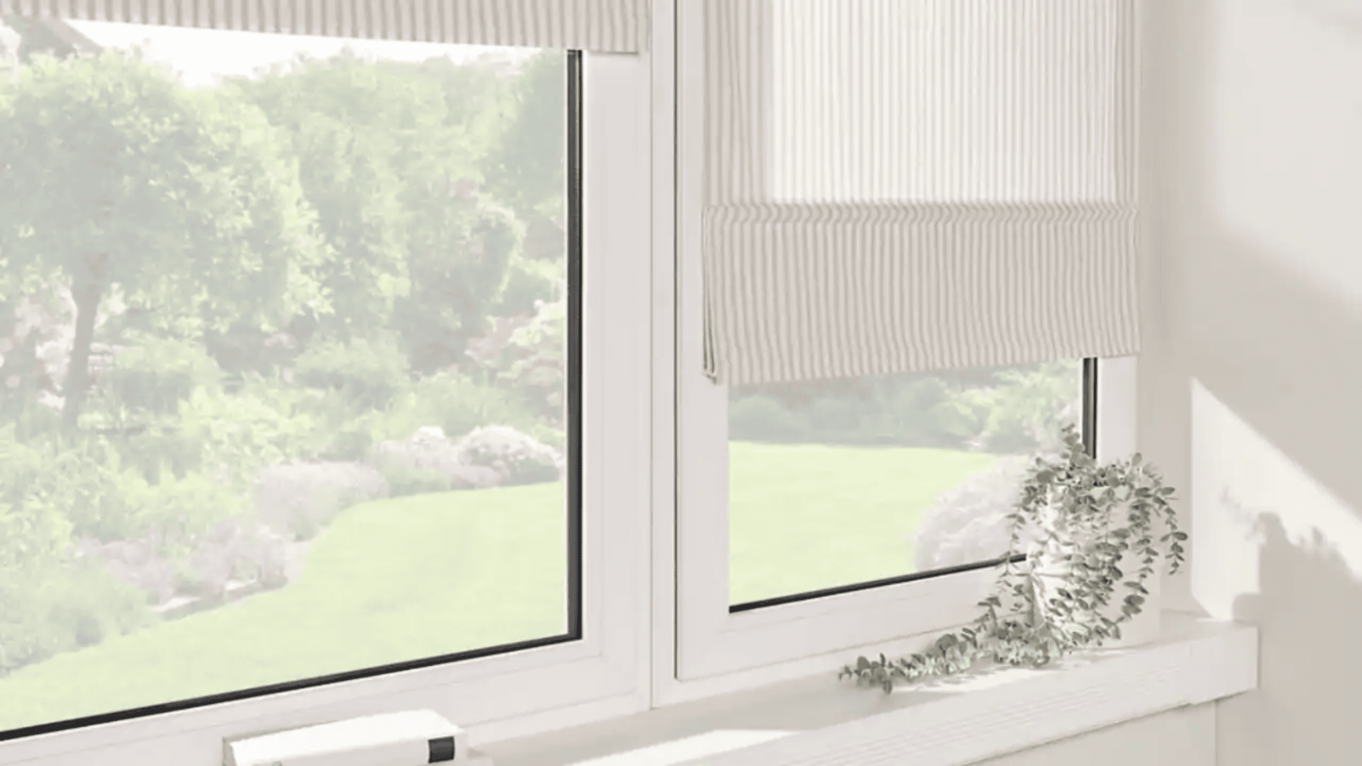 Estores con imanes, mostrando cómo se fijan al marco de la ventana sin taladrar, ofreciendo una instalación fácil y un ajuste seguro y estable.